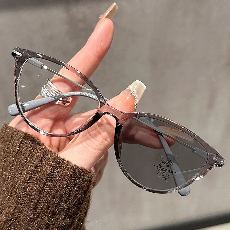 キャットアイ調光老眼鏡 男女兼用 おしゃれ ブルーライトカッ - Sunglasses Cat Eye のレビューと価格