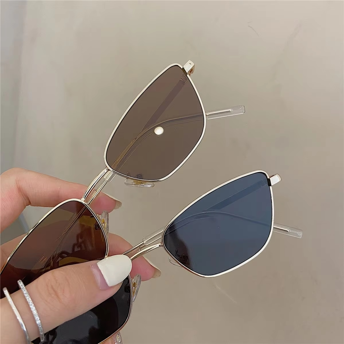 女性用ファッションキャットアイサングラス クラシックな反射防 - Sunglasses Cat Eye のレビューと価格