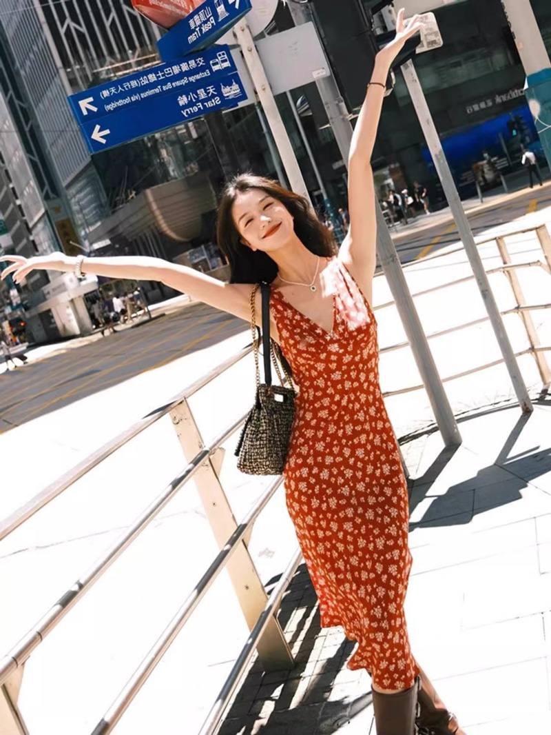 女性用 ラッフルバスト Vネック ミディ丈ワンピース ウエス - Midi Skirt Floral のレビューと価格