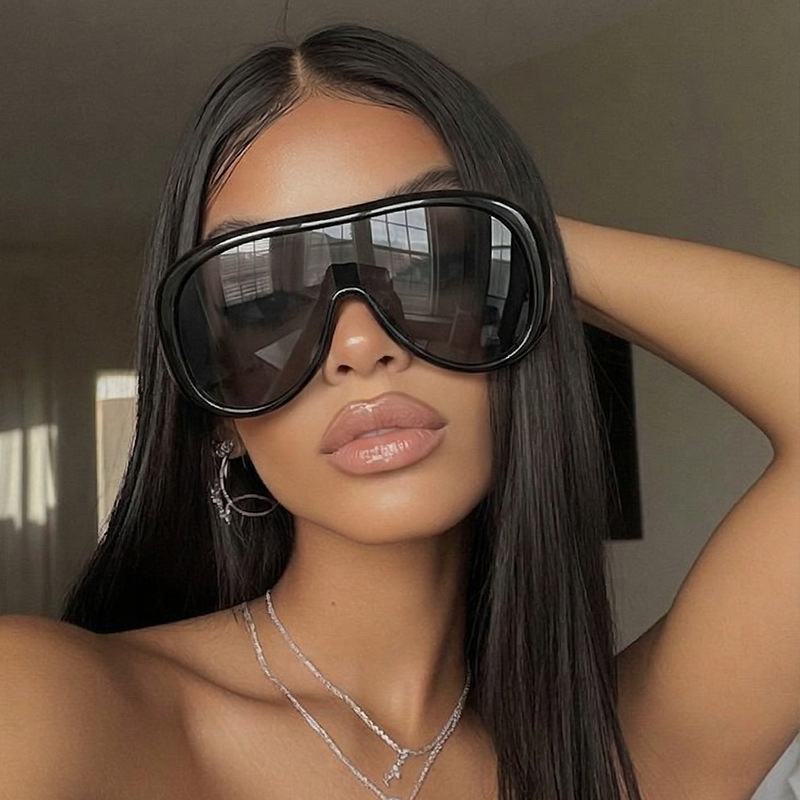特大ワンピースラージフレーム Y2K キャットアイサングラス - Sunglasses Cat Eye のレビューと価格